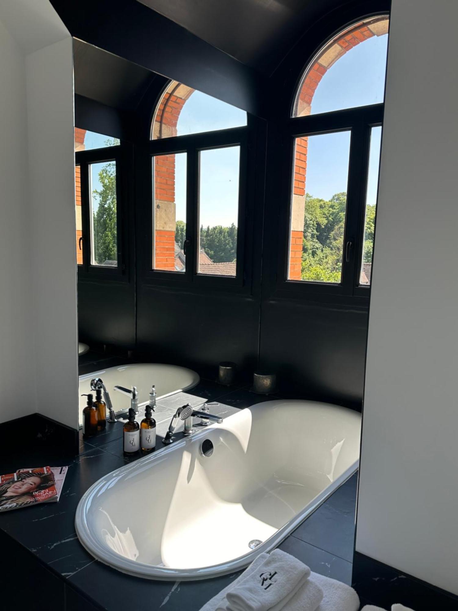 La Grande Maison Lgm Lesches Extérieur photo